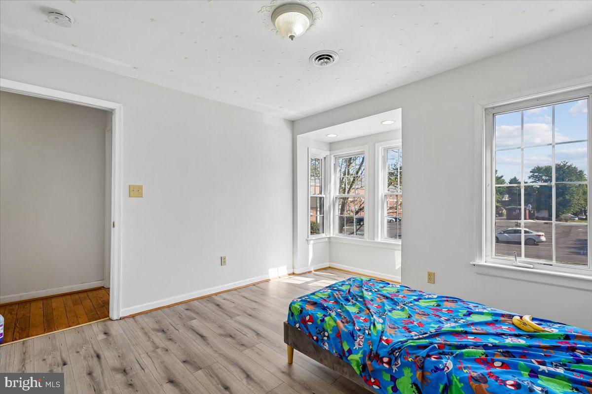 123 E Franklin St Property Photo 14