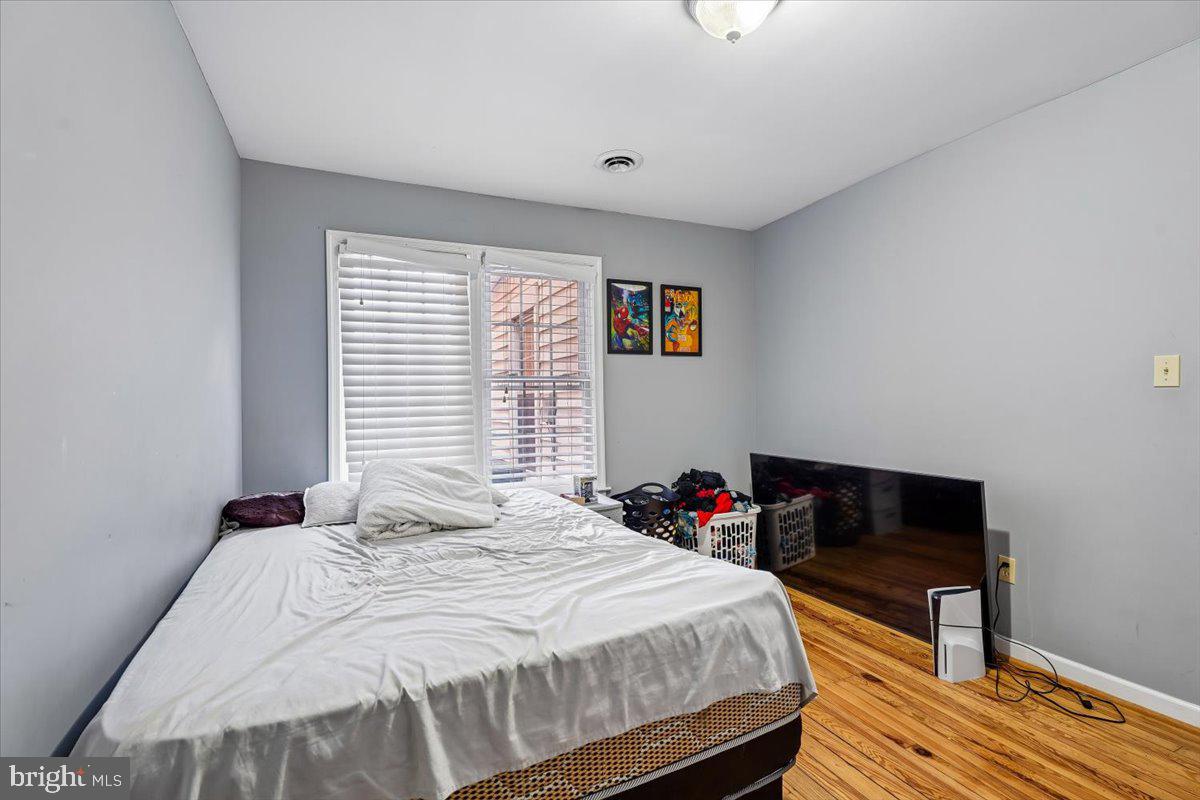 123 E Franklin St Property Photo 16