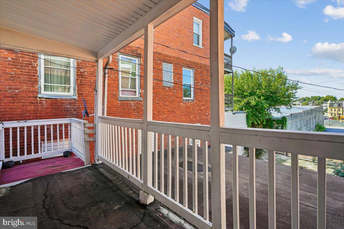123 E Franklin St Property Photo 21
