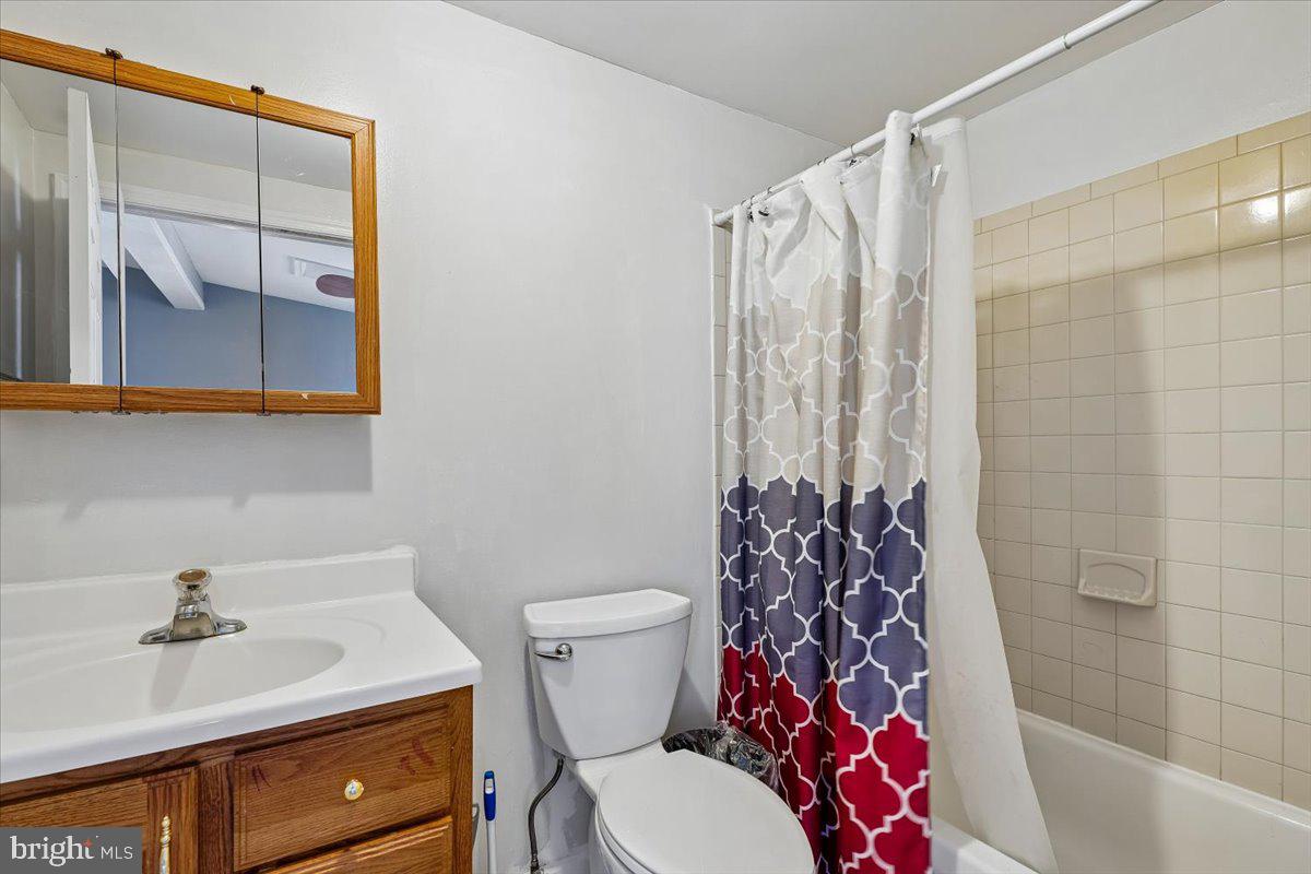 123 E Franklin St Property Photo 26
