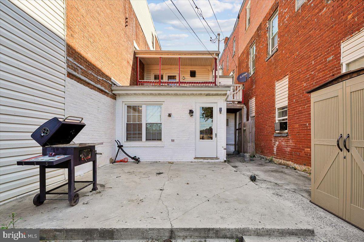 123 E Franklin St Property Photo 29