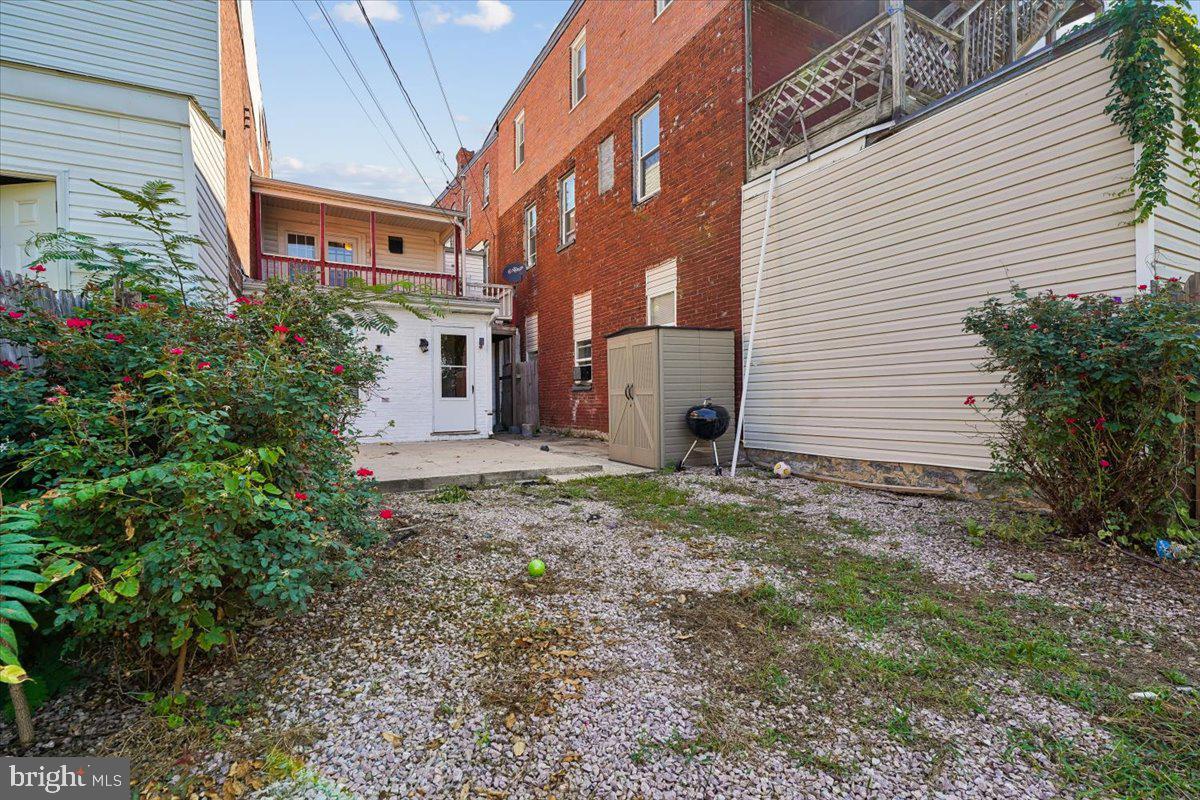 123 E Franklin St Property Photo 30