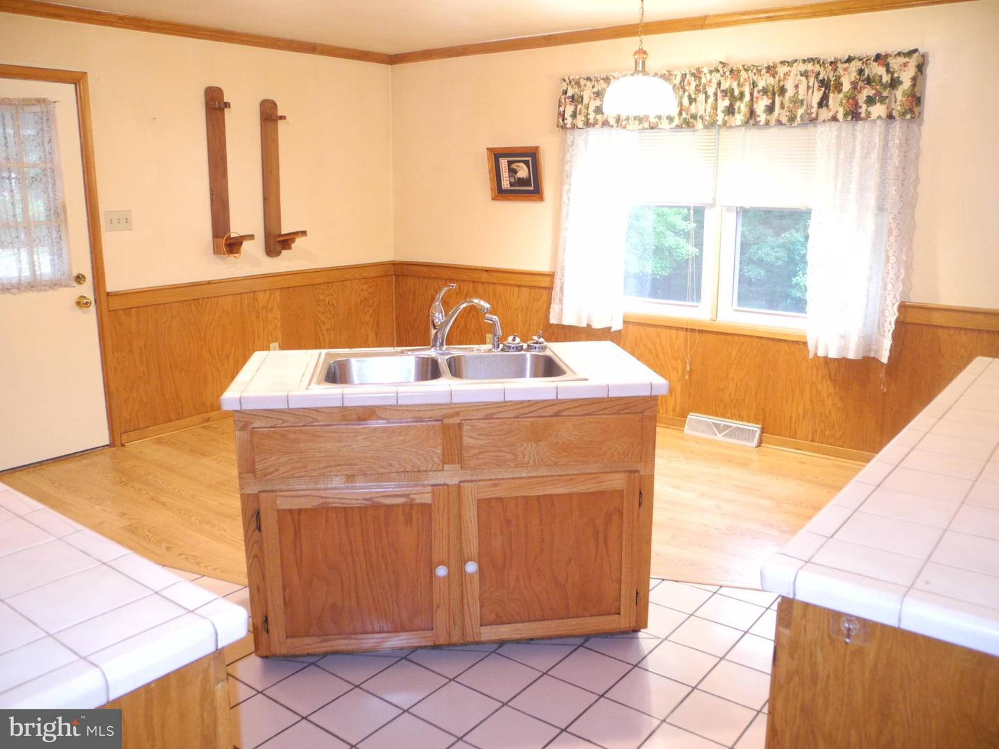 13204 Draper Rd Property Photo 5