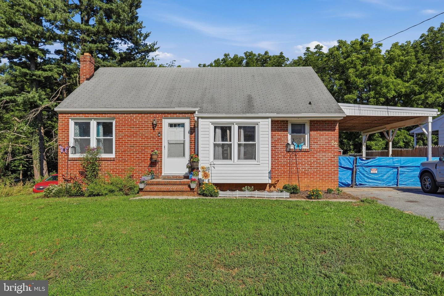 22 Emmert Rd Property Photo 1