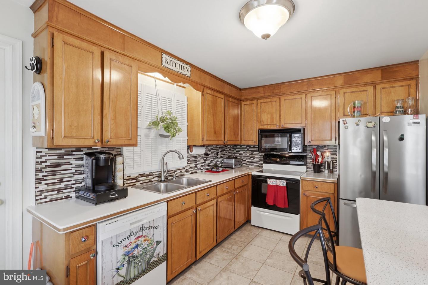 17601 Meadowood Dr Property Photo 8