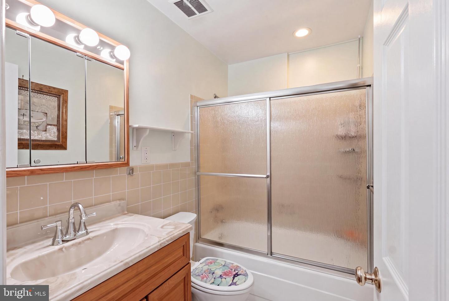 17601 Meadowood Dr Property Photo 22