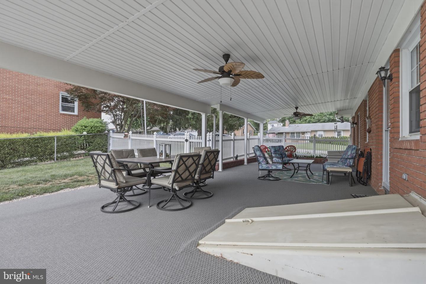 17601 Meadowood Dr Property Photo 34