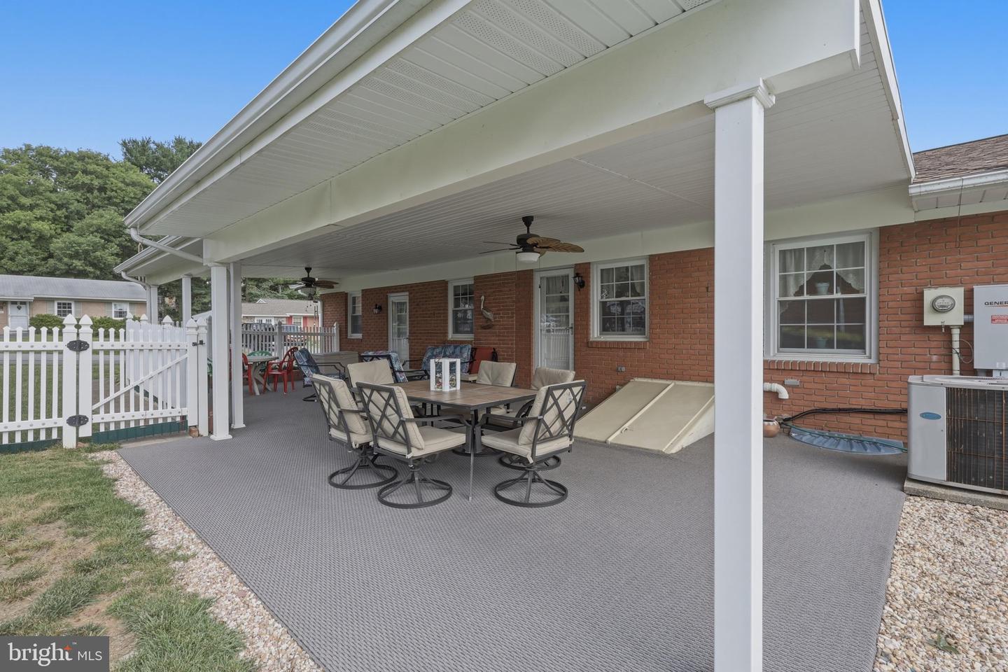 17601 Meadowood Dr Property Photo 35