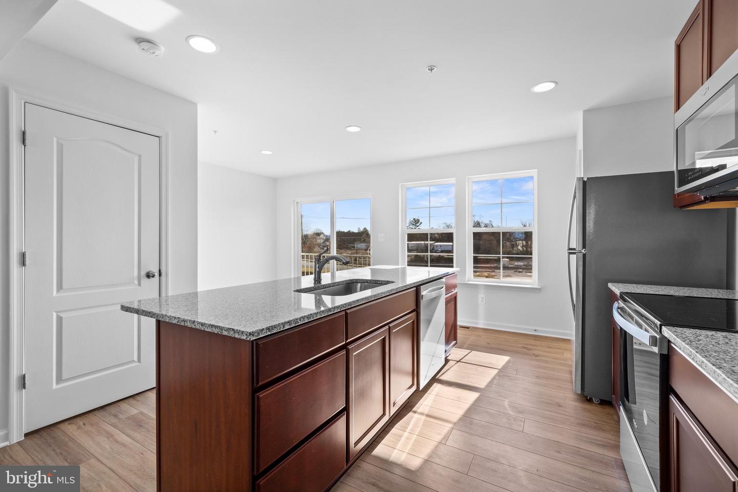 449 Peleton Street Property Photo 8