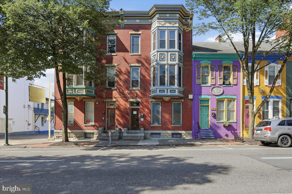 39 FRANKLIN ST E Property Photo 1