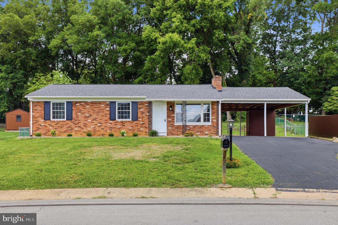 10802 Lincoln Ave Property Photo 1