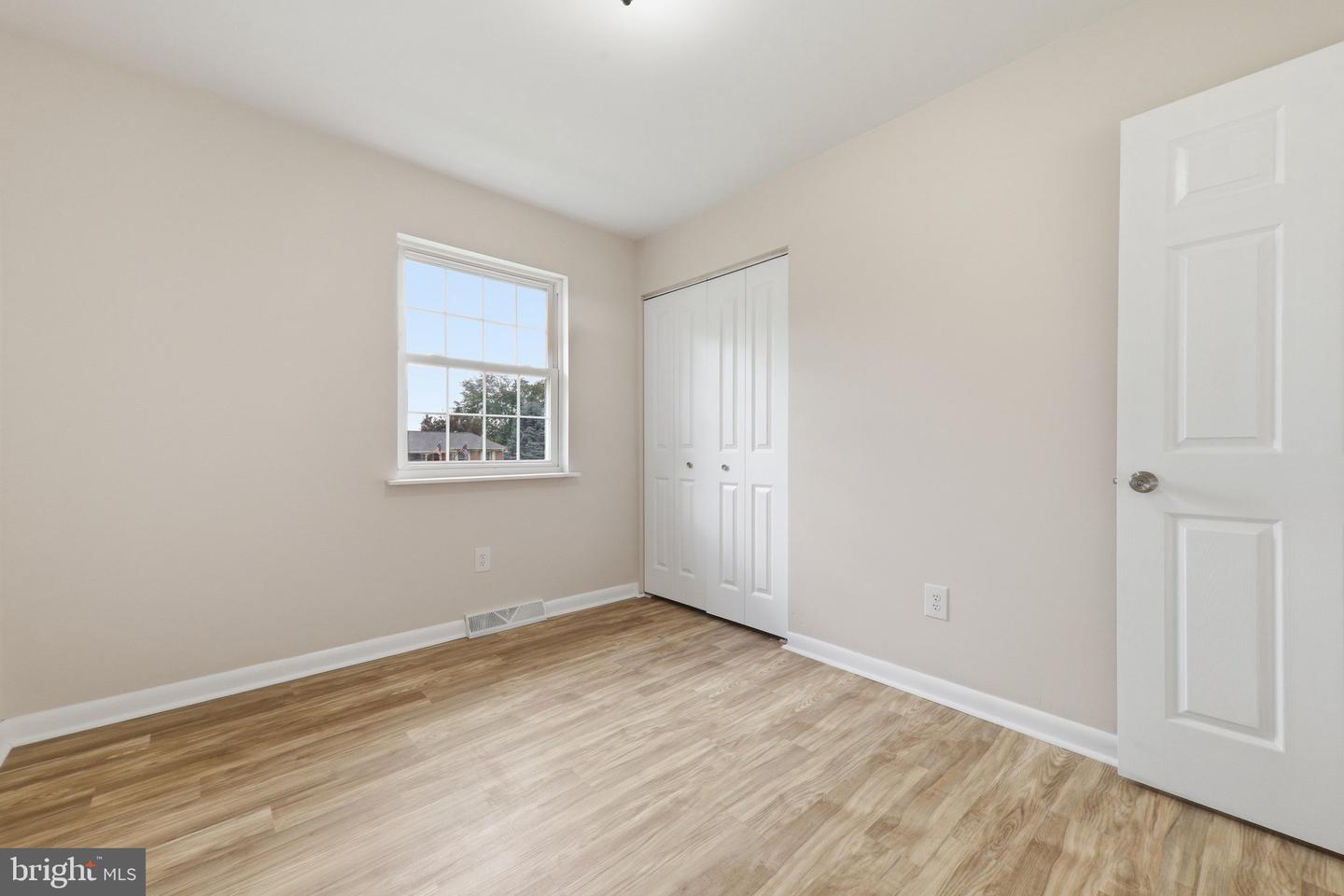 10802 Lincoln Ave Property Photo 17