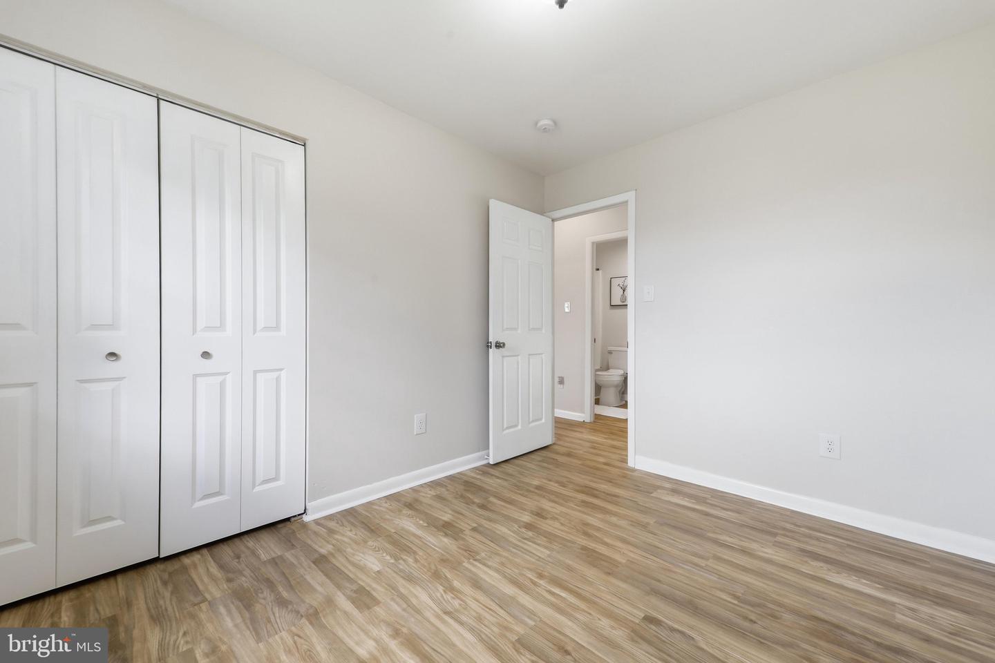 10802 Lincoln Ave Property Photo 18
