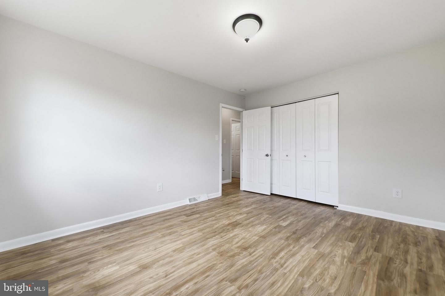 10802 Lincoln Ave Property Photo 22