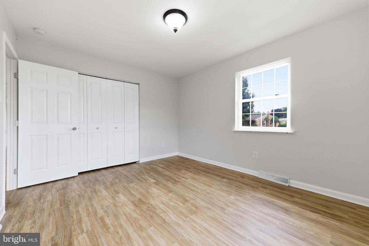 10802 Lincoln Ave Property Photo 24
