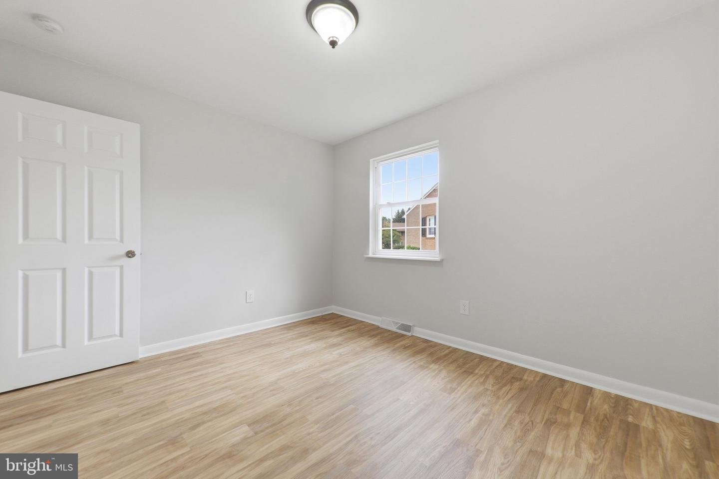 10802 Lincoln Ave Property Photo 26