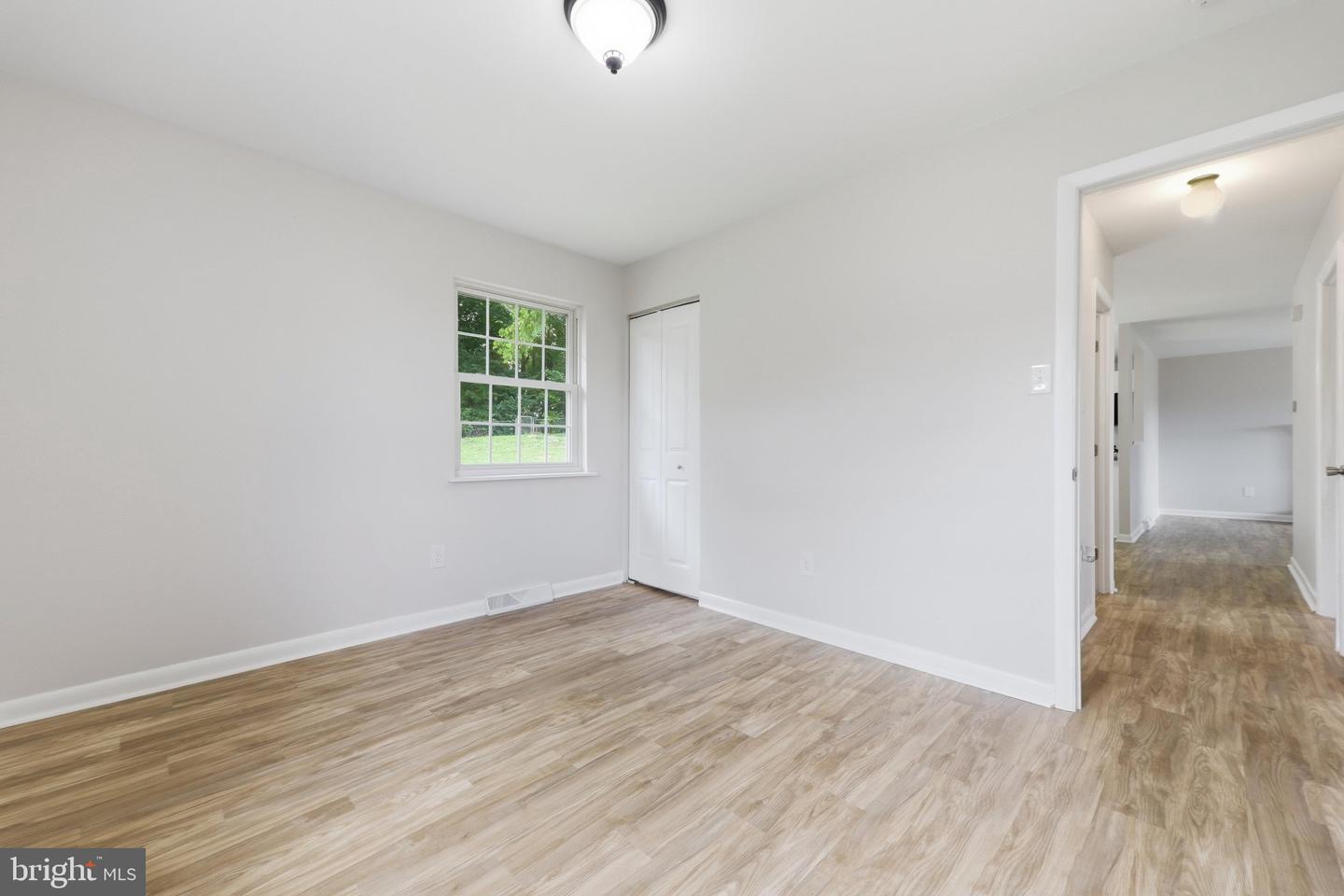 10802 Lincoln Ave Property Photo 28