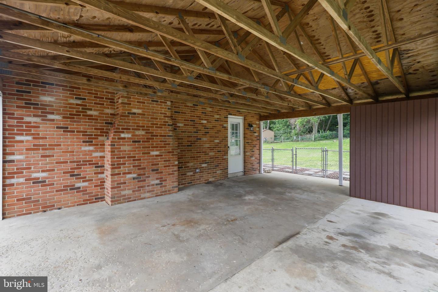 10802 Lincoln Ave Property Photo 37