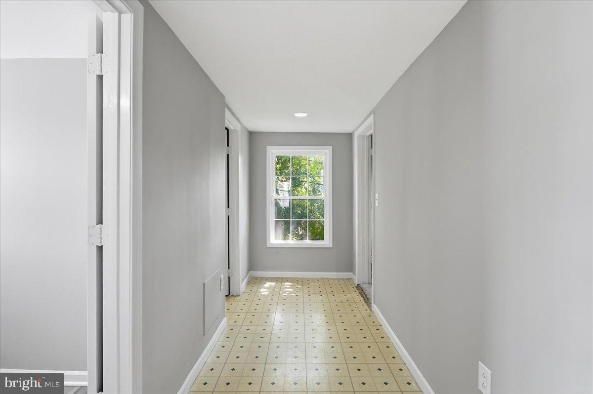 12 Madison Ave Property Photo 13