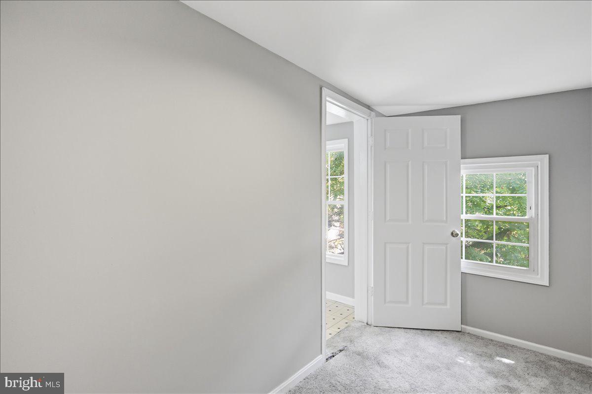 12 Madison Ave Property Photo 17