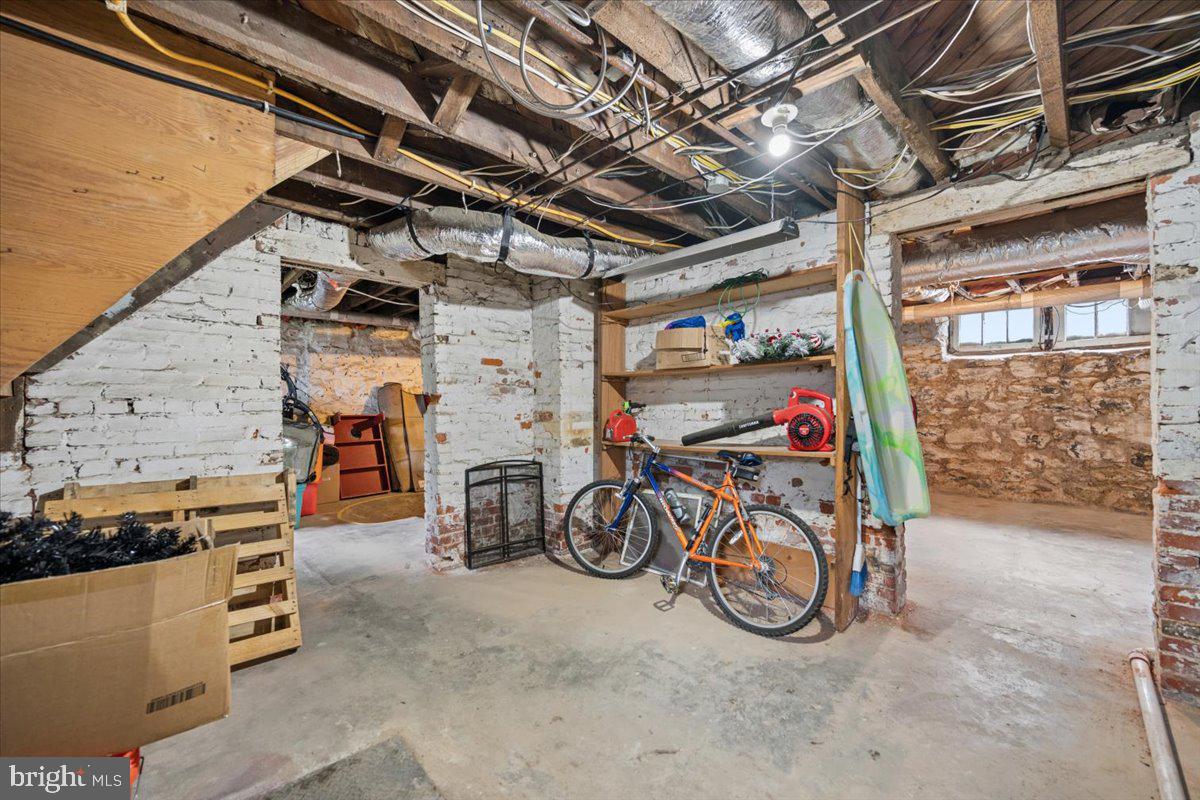 901 Dewey Ave Property Photo 40