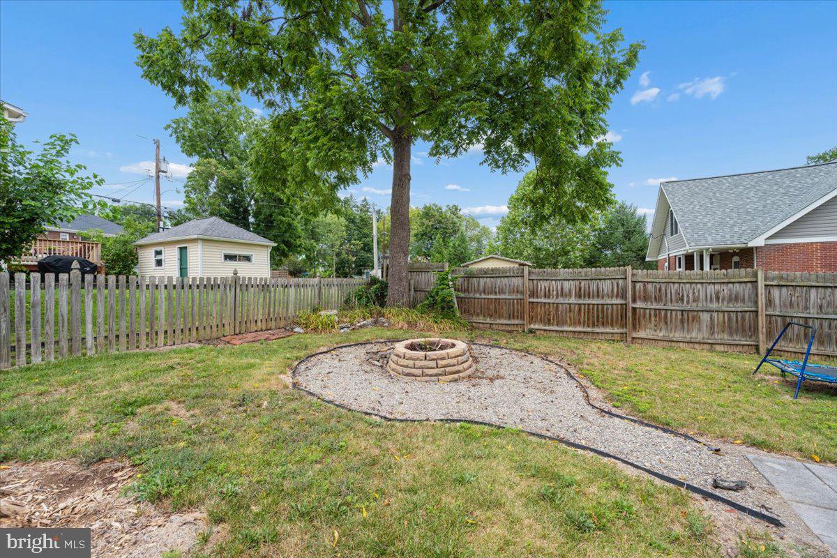 901 Dewey Ave Property Photo 48