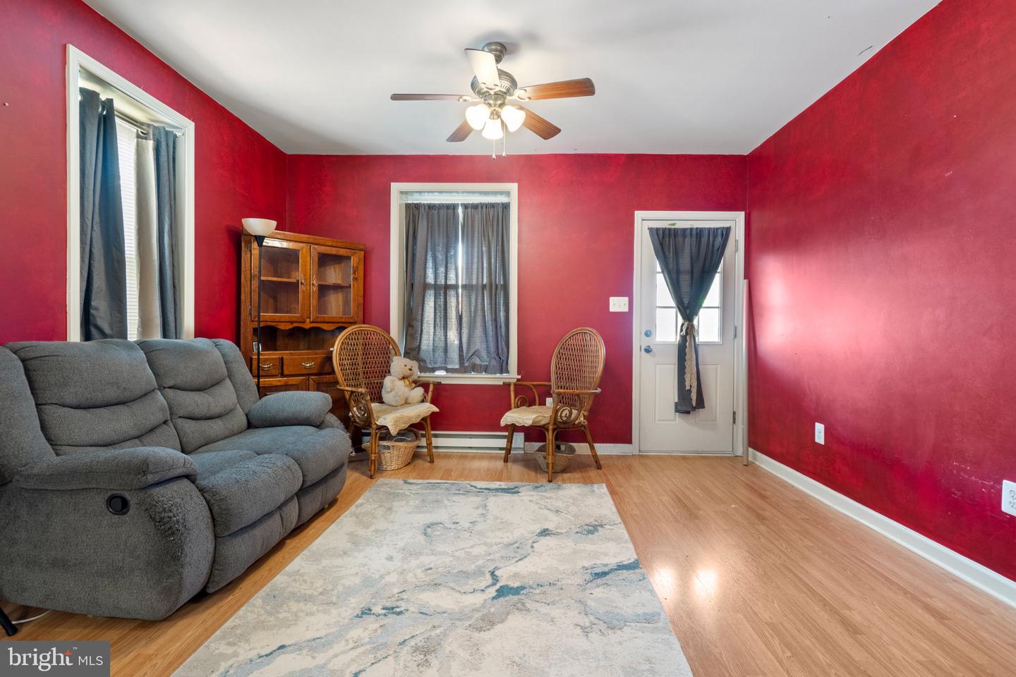 193 W Wilson Blvd Property Photo 4