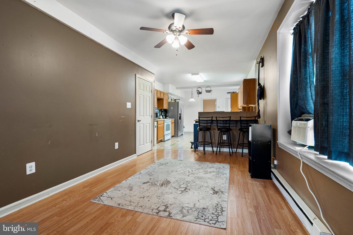 193 W Wilson Blvd Property Photo 5