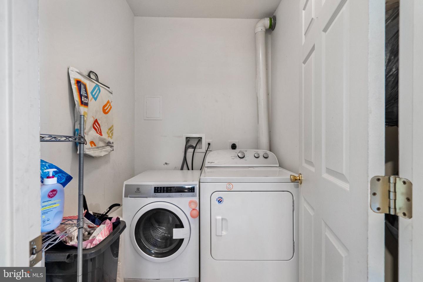 193 W Wilson Blvd Property Photo 11