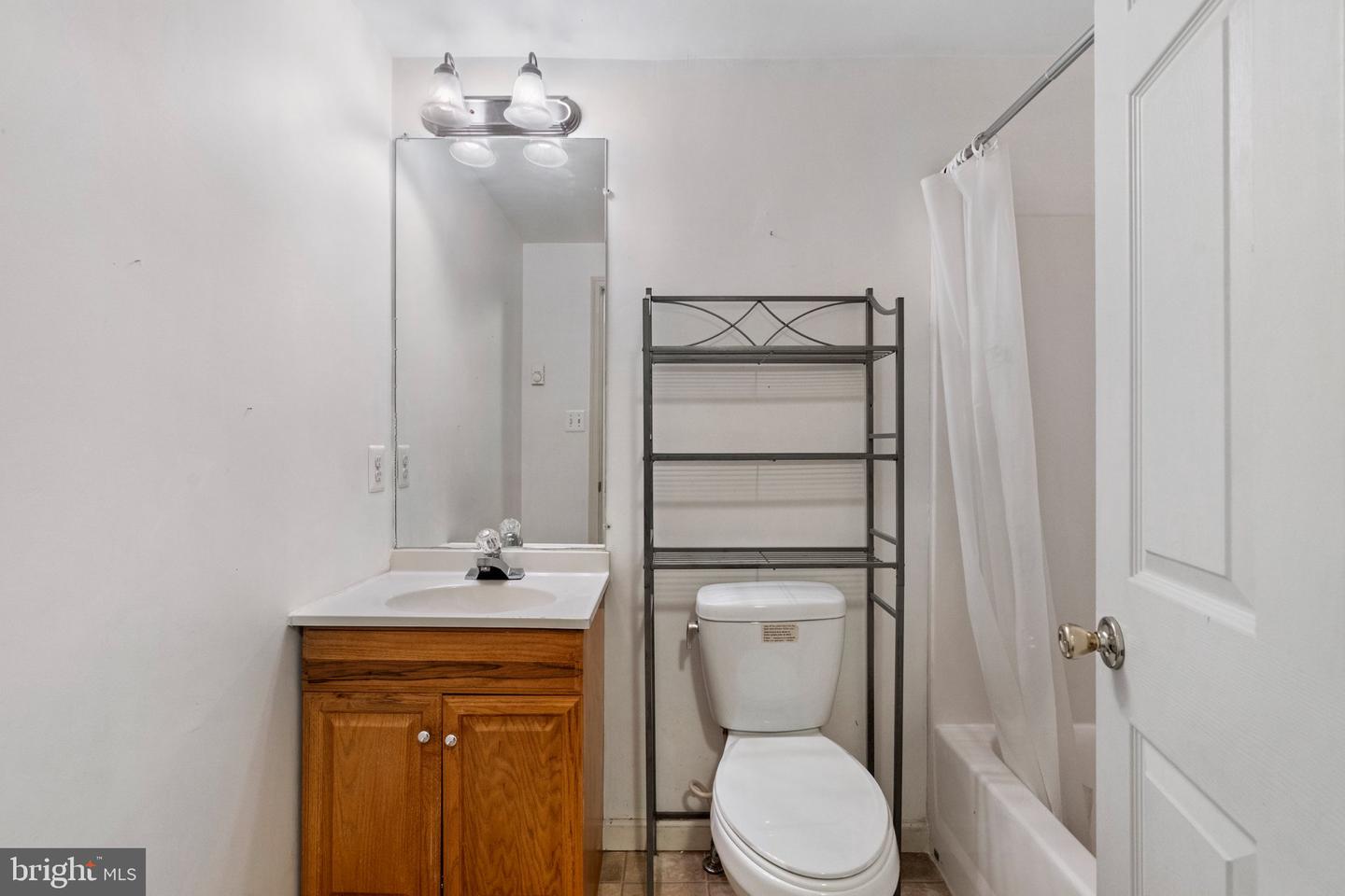 193 W Wilson Blvd Property Photo 12