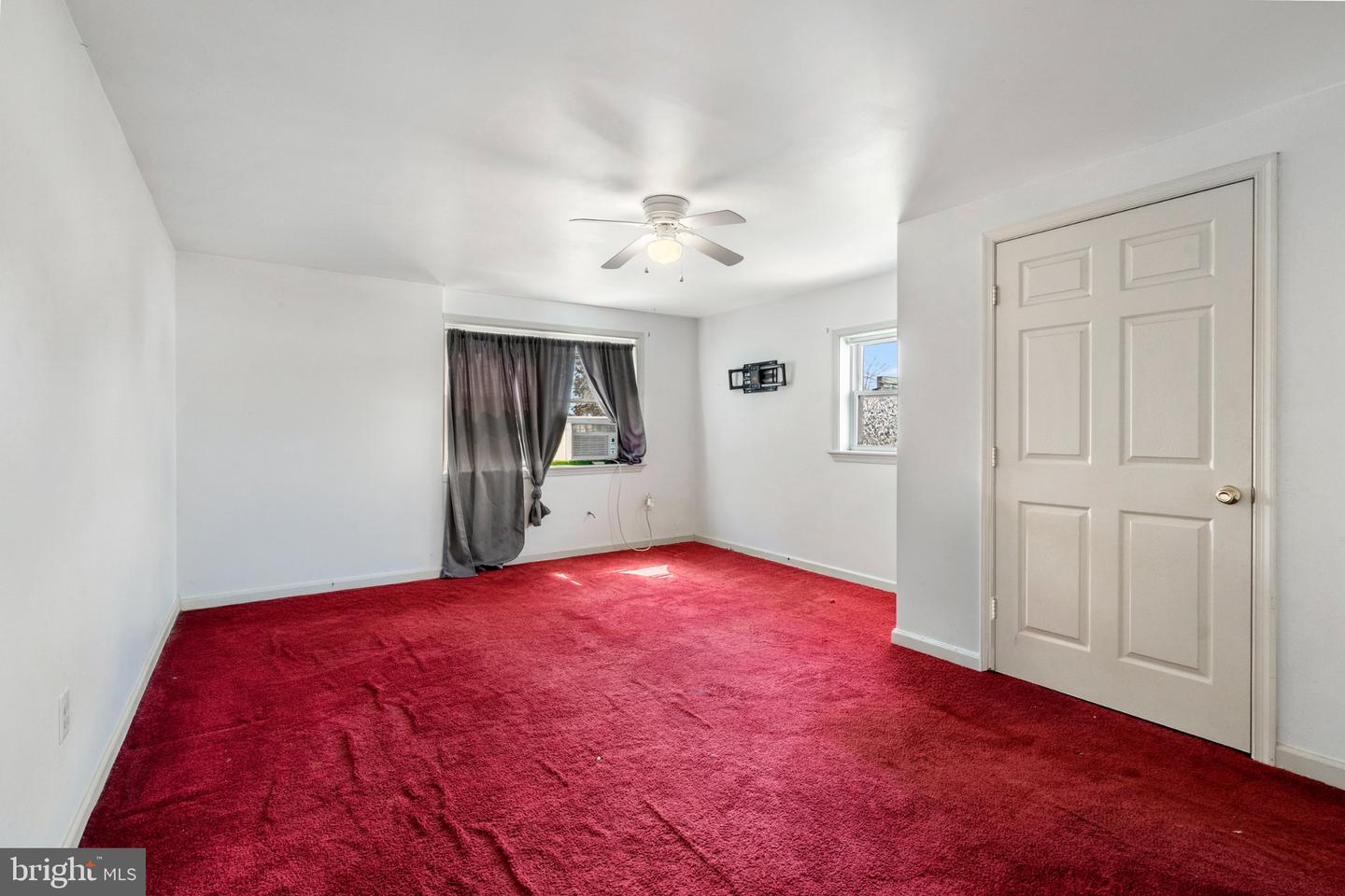 193 W Wilson Blvd Property Photo 19