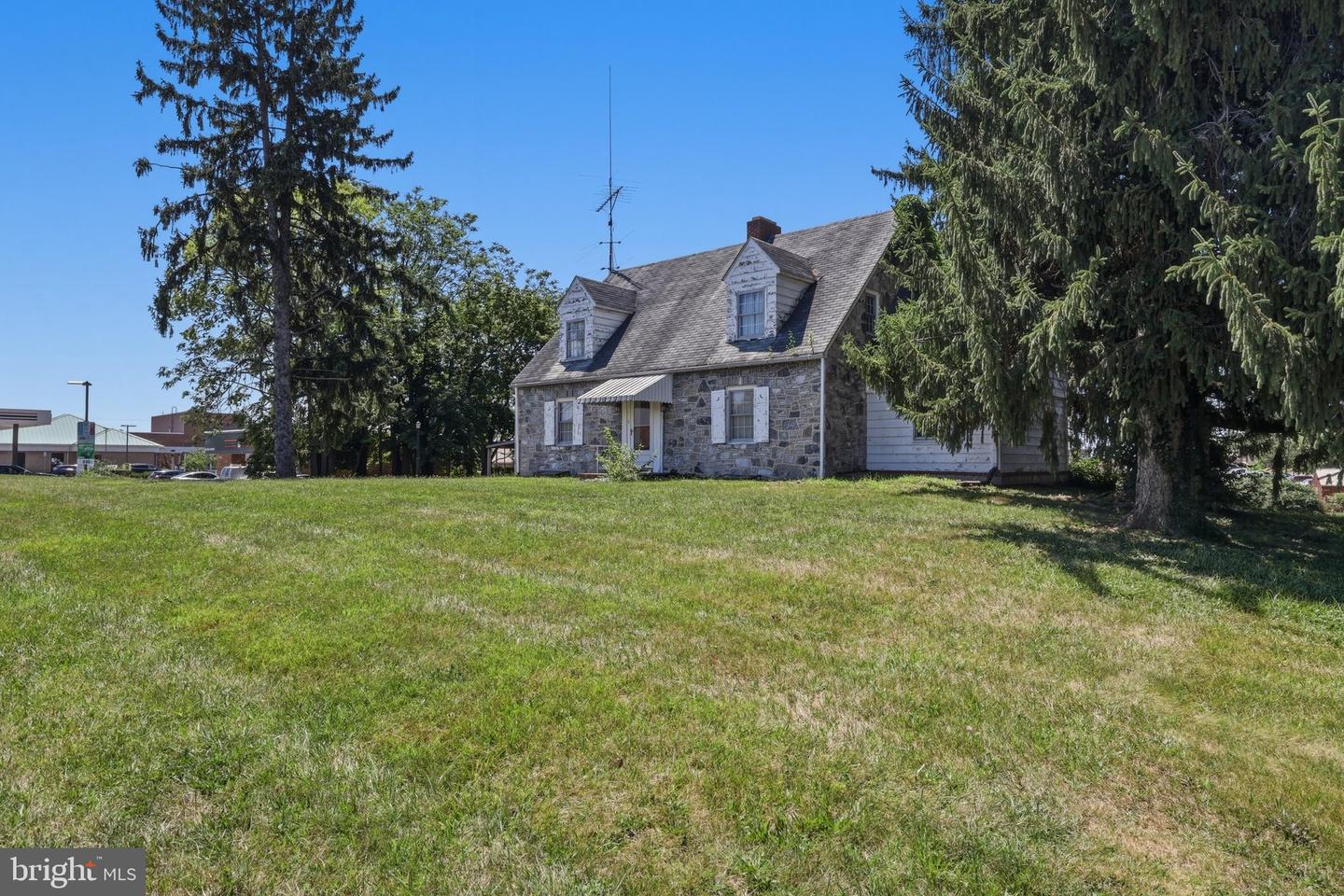 1619 Dual Hwy Property Photo 6