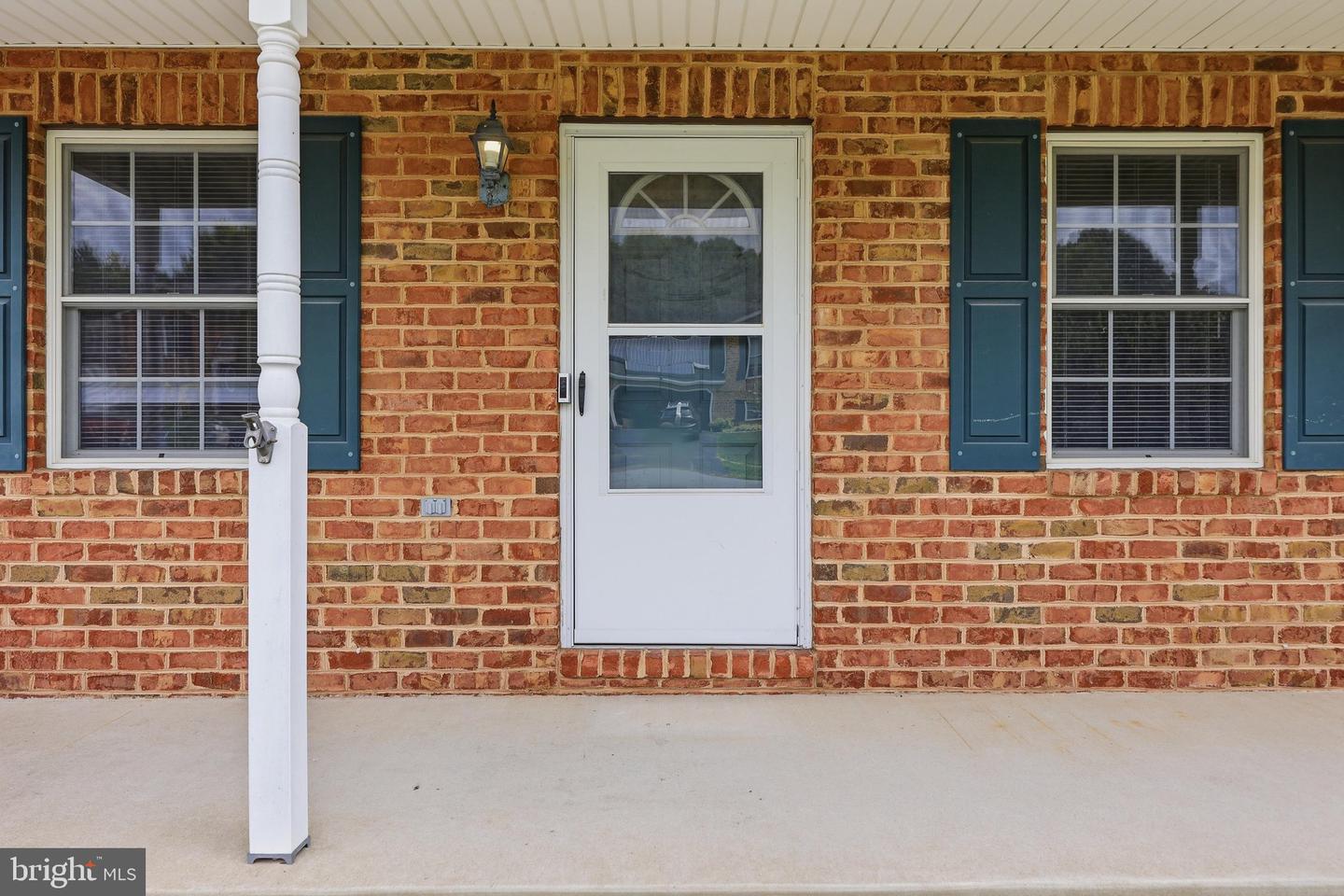 27 Amanda Dr Property Photo 2