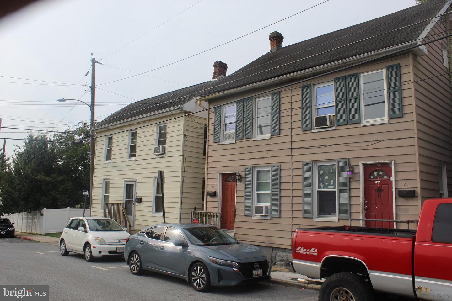 19 Garlinger Ave Property Photo 2