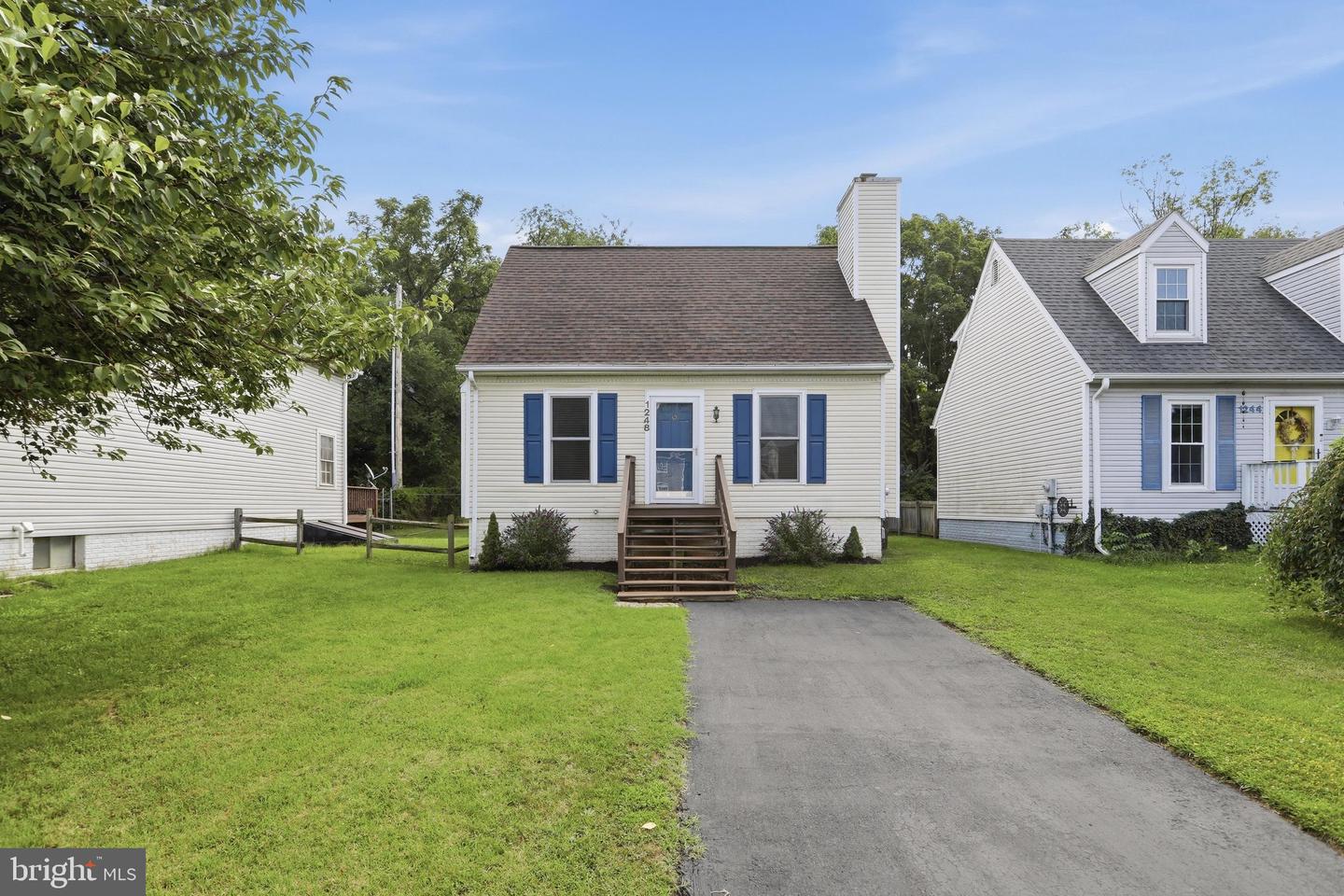 1248 Magnolia Ct Property Photo 3