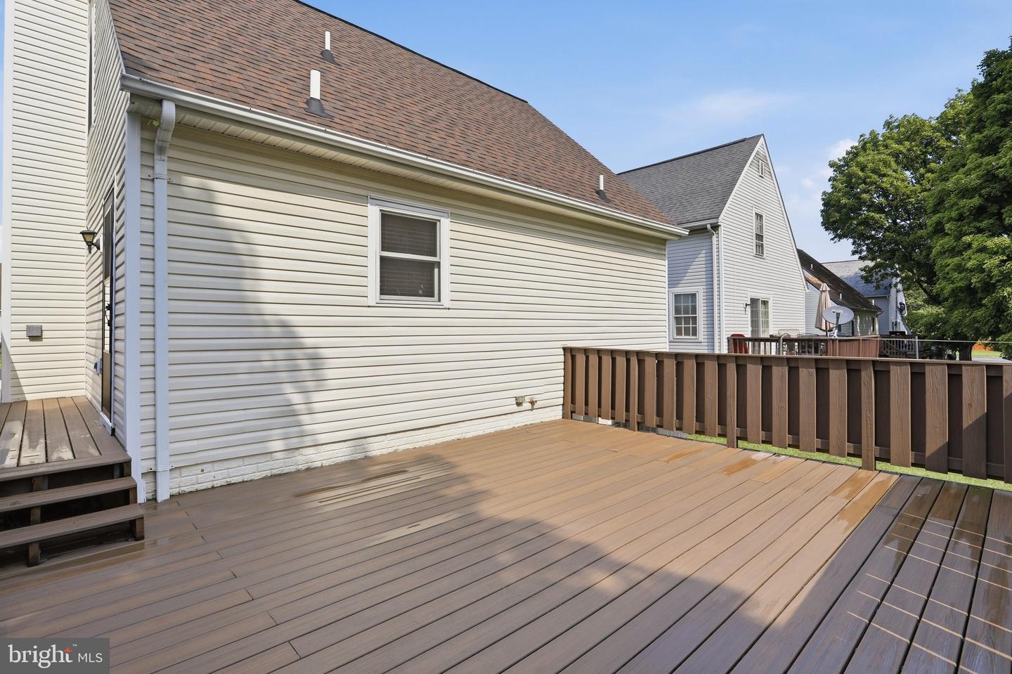 1248 Magnolia Ct Property Photo 5