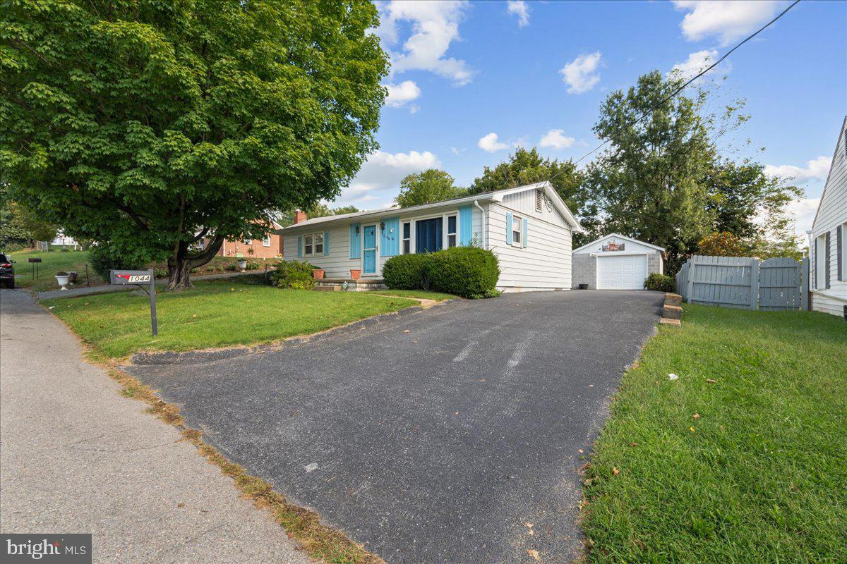 1044 Mount Aetna Rd Property Photo 1