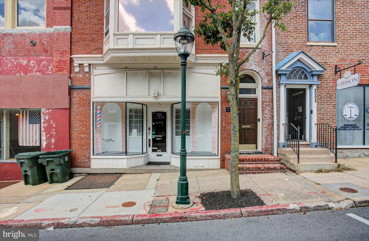 109 N Potomac St Property Photo 3