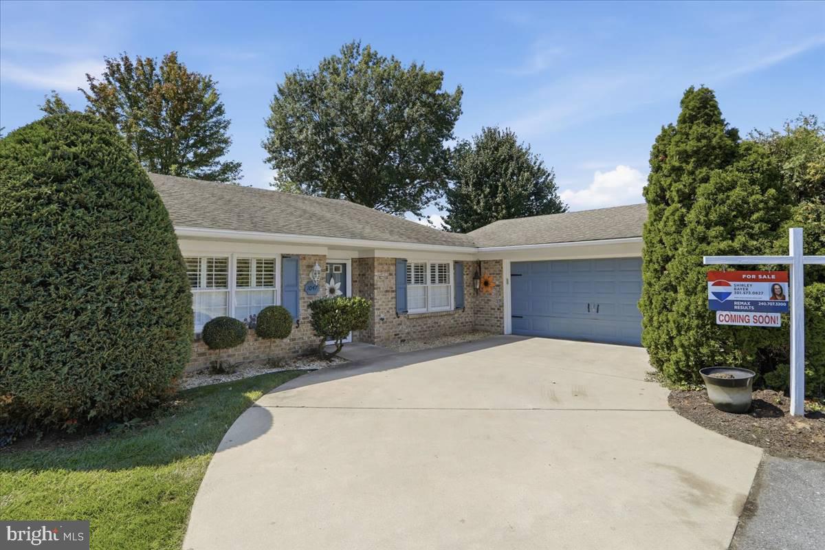 1047 Benjamin Pl Property Photo 1