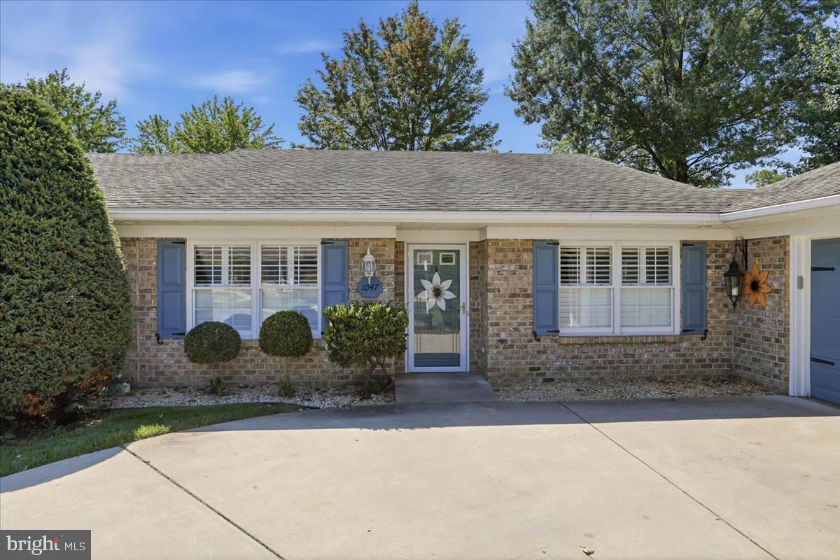 1047 Benjamin Pl Property Photo 2