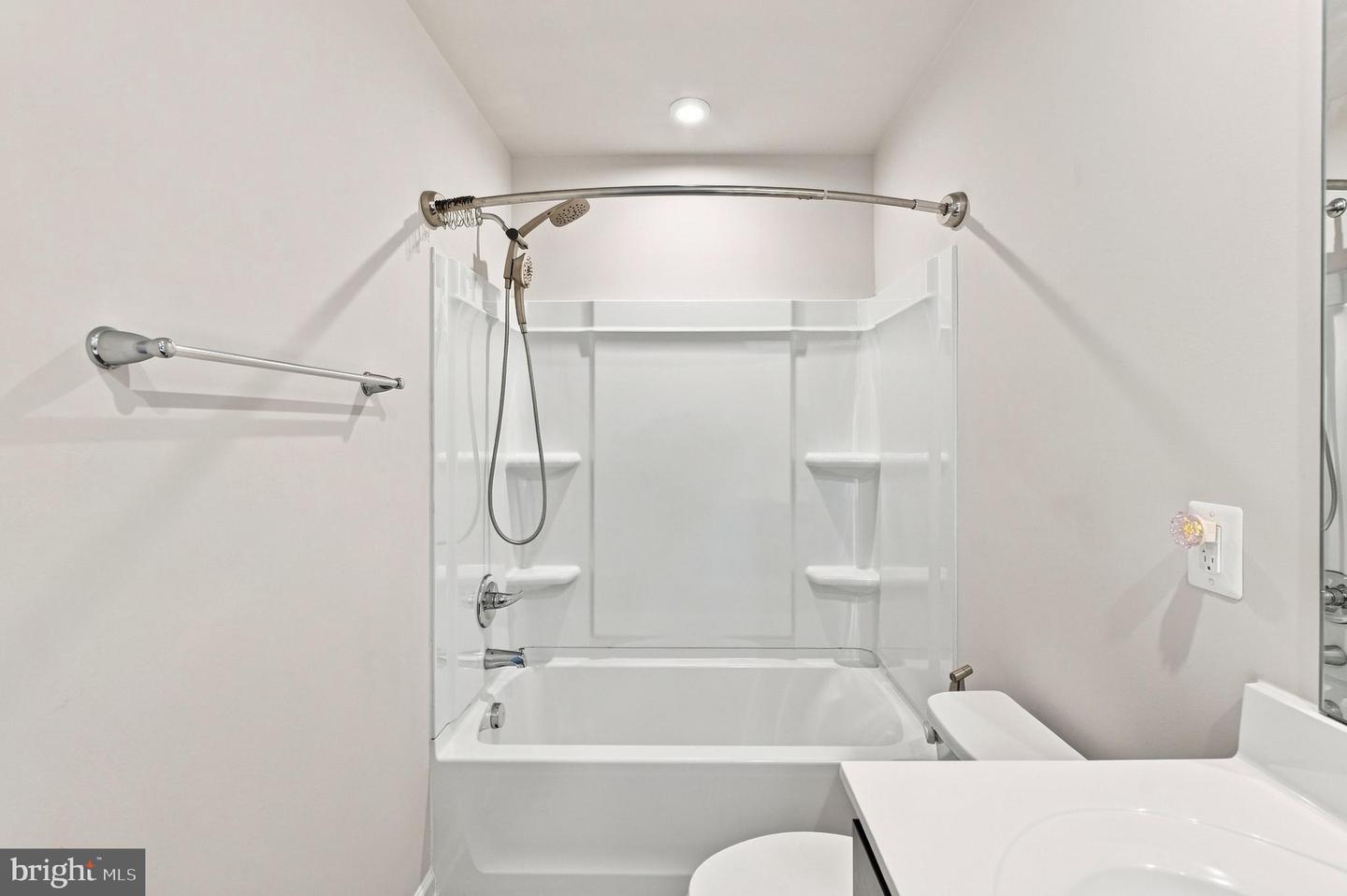 11 Charlotte St Property Photo 33