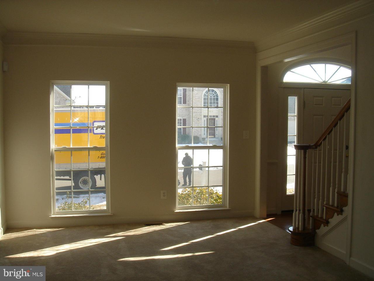 11225 Suffolk Dr Property Photo 3