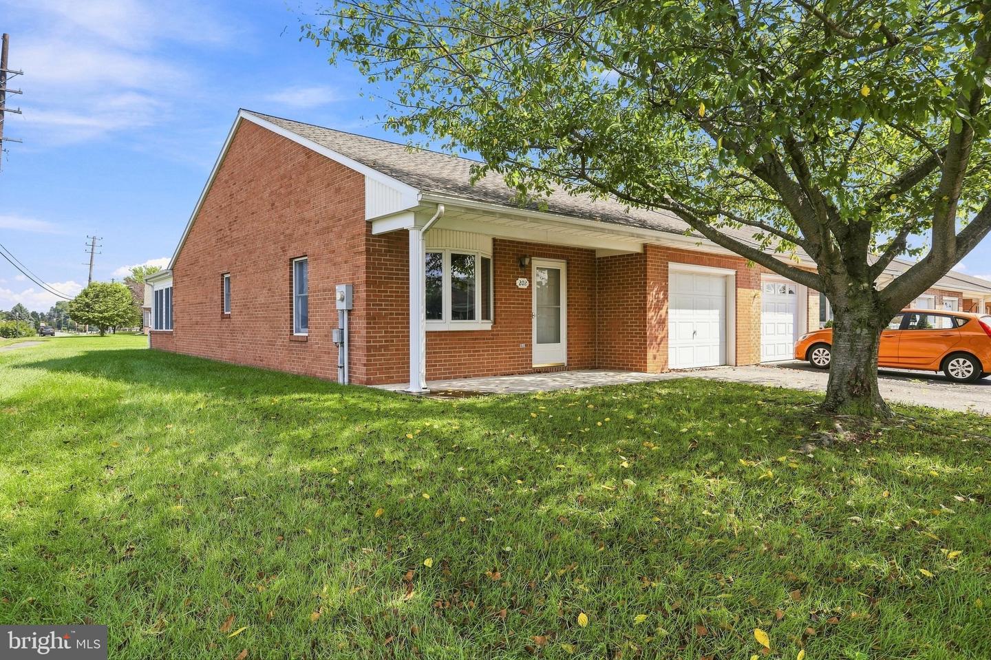 202 Winding Oak Dr Property Photo 1