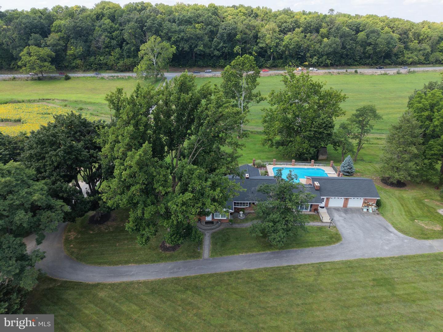 10939 Mapleville Rd Property Photo 5