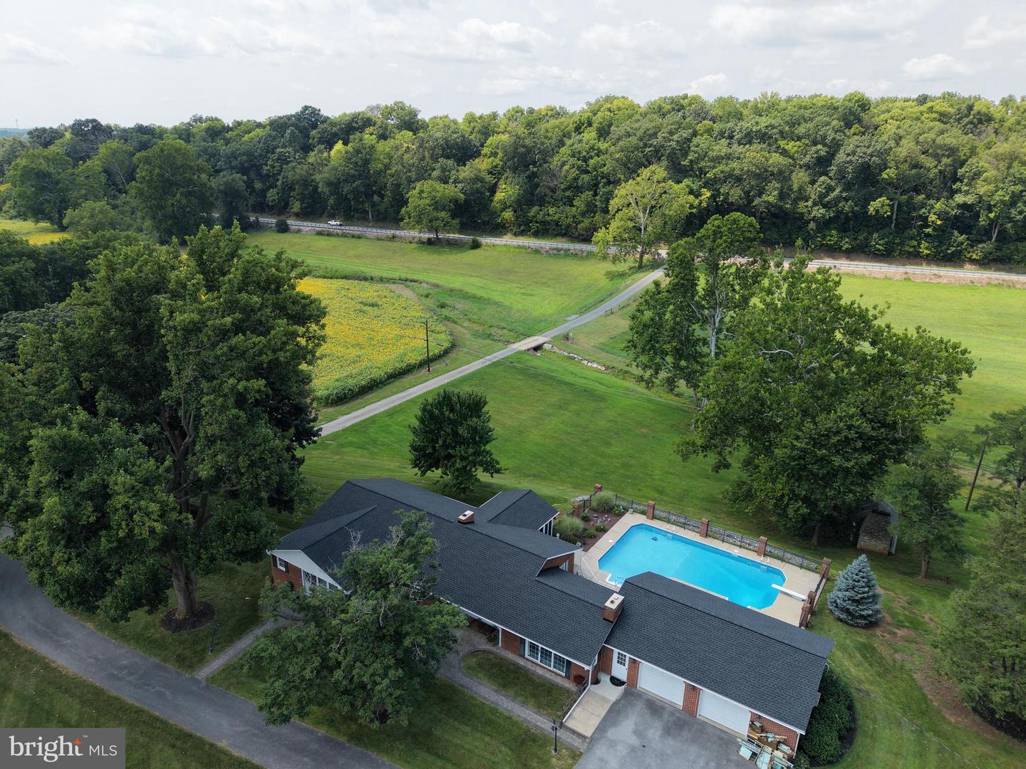 10939 Mapleville Rd Property Photo 7