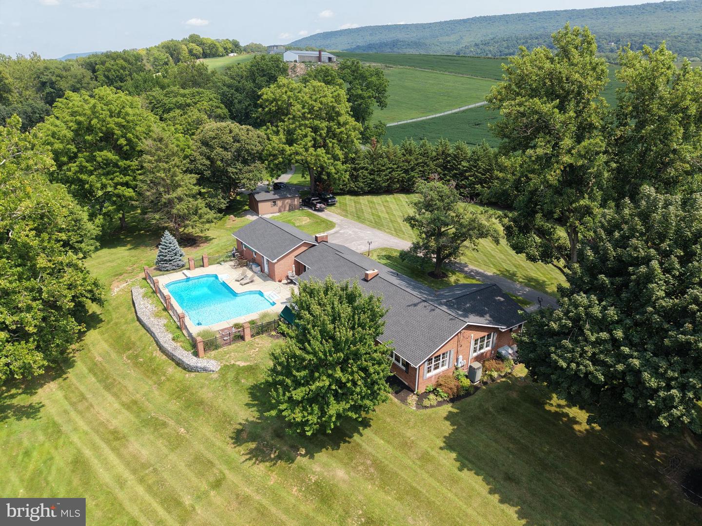 10939 Mapleville Rd Property Photo 10