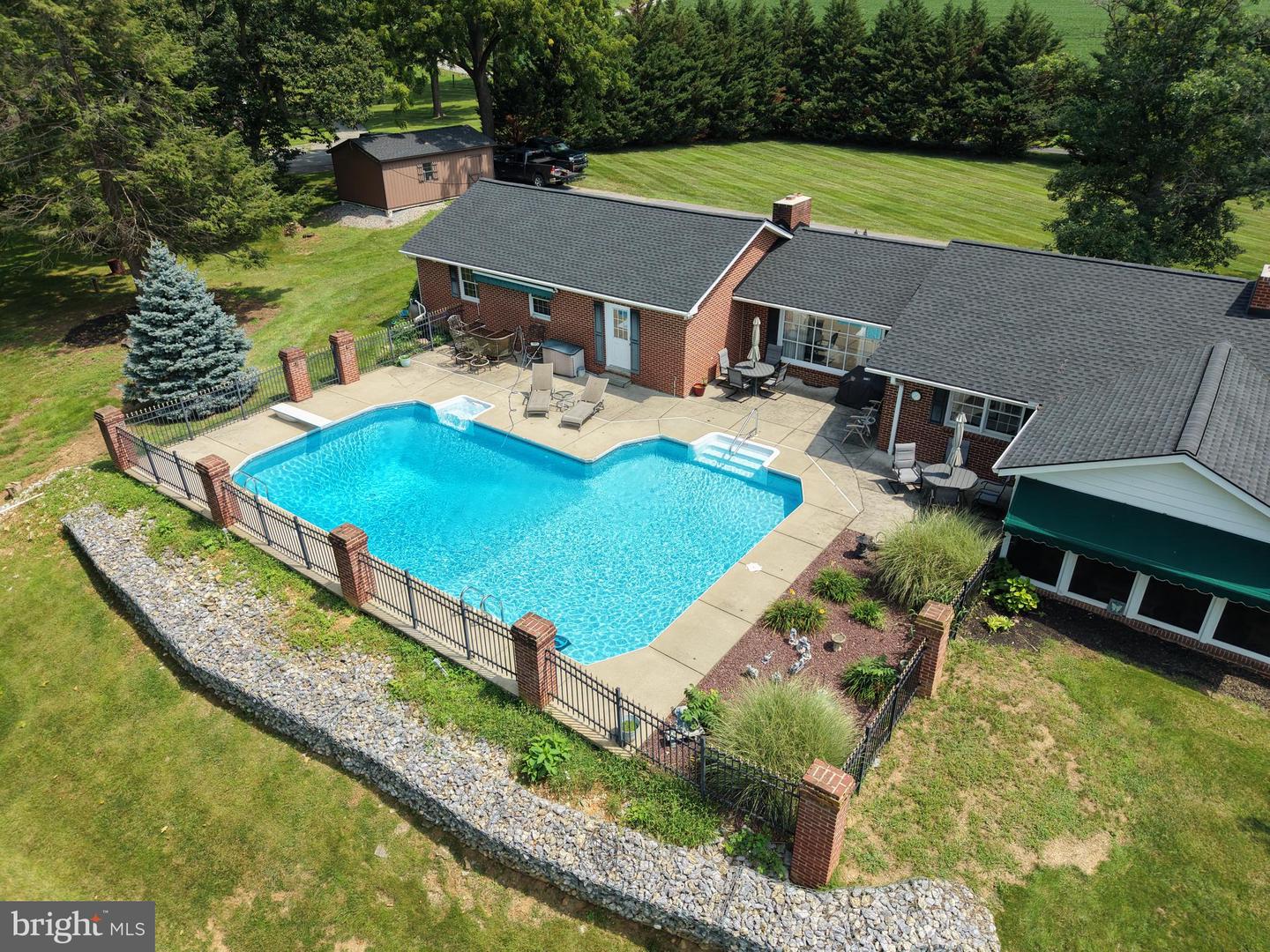 10939 Mapleville Rd Property Photo 12