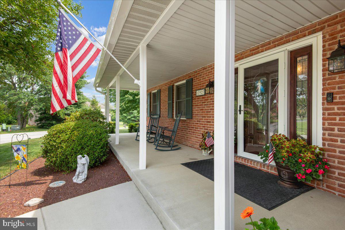 12927 The Terrace Property Photo 3