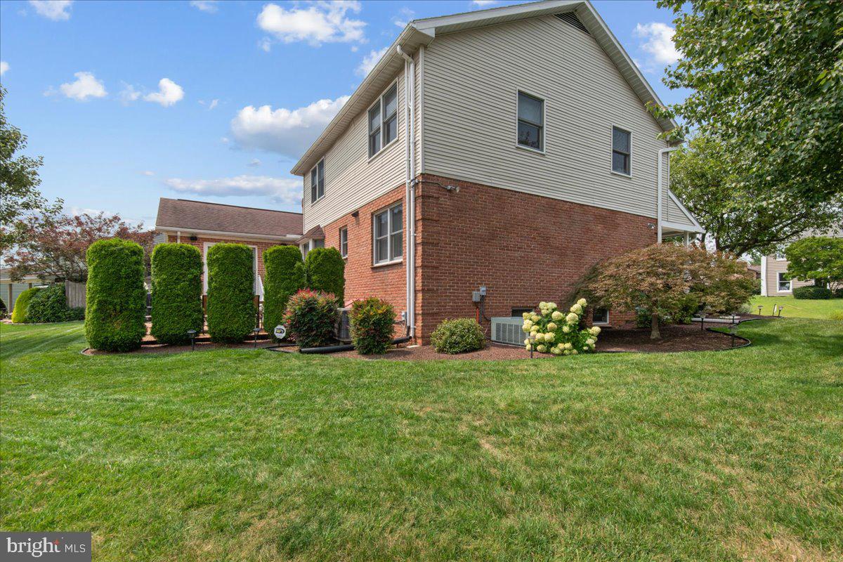 12927 The Terrace Property Photo 6