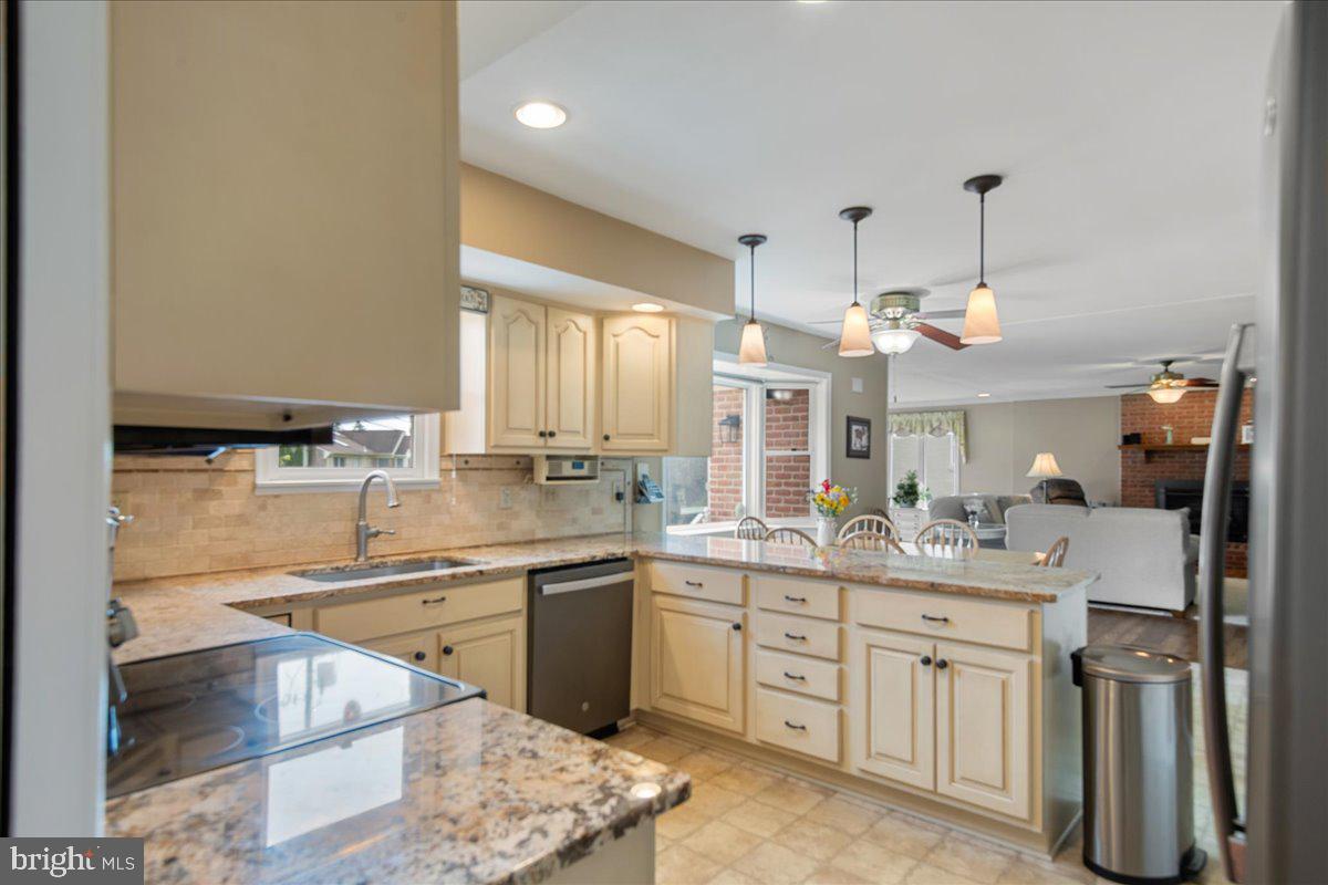 12927 The Terrace Property Photo 9